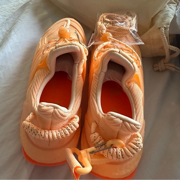 Adidas x Ivy Park IVP ULTRABOOST OG size 5.5 M/ 6.5 W - Picture 10 of 10